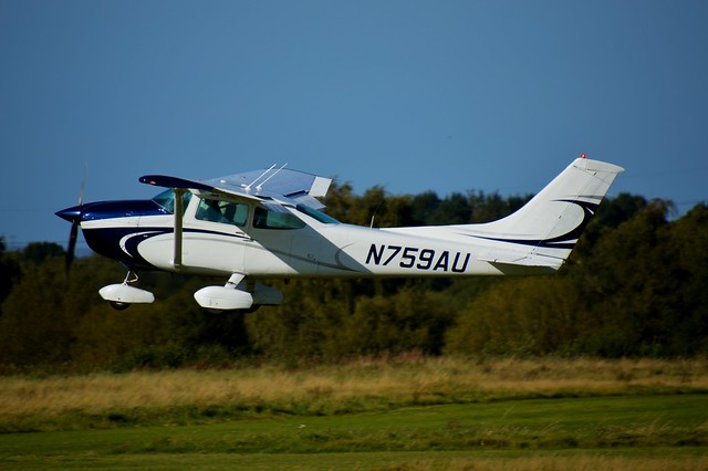 Cessna 182Q Skylane N759AU