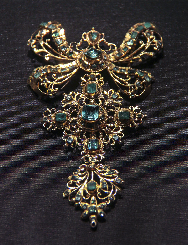Slide and pendant, Spain, probably Cordoba, about 1750, Em… | Flickr
