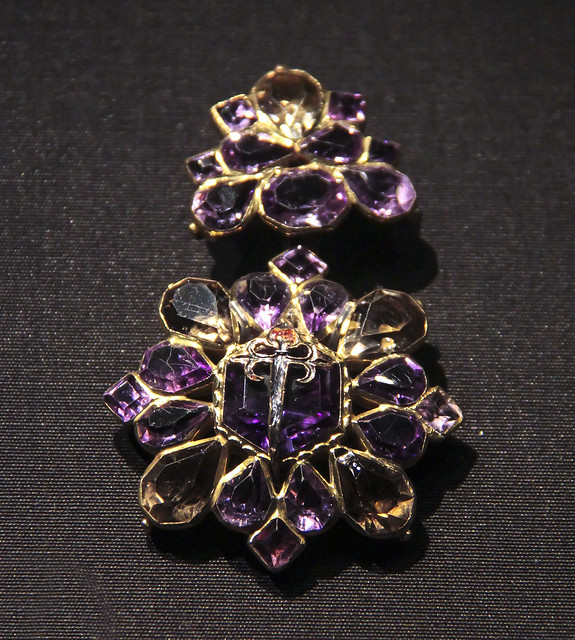 Pendant badge of the Order of Santiago, Spain, 1600-50, amethyst, citrine and smoky quartz set in gold with enamel