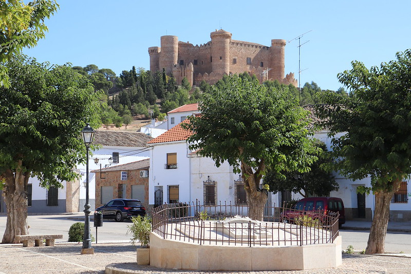 Castillo de Belmonte desde el pueblo