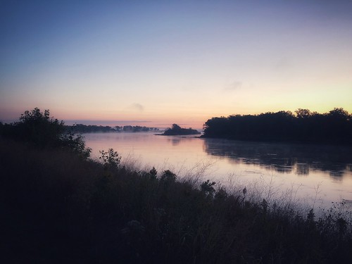 iphoneographer iphoneography iphoneology iphonology councilbluffs iowa riverside nebraska omaha missouririver sunshine foggy fog mist water sunset sunrise morning river