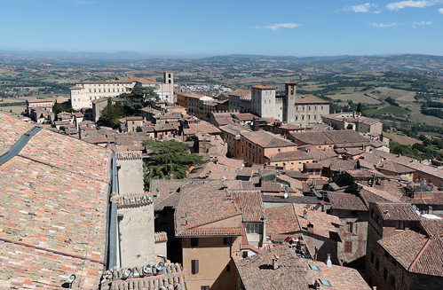 todi provinciadiperugia provinceofperugia umbria italiacentrale centralitaly cityscape tetti roofs