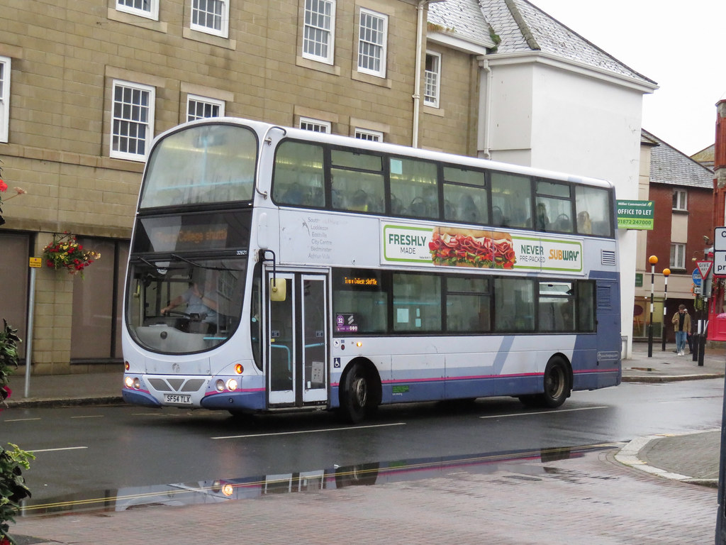 First Kernow Wright Gemini 32621 SF54 TLK Enters Truro Bus Flickr