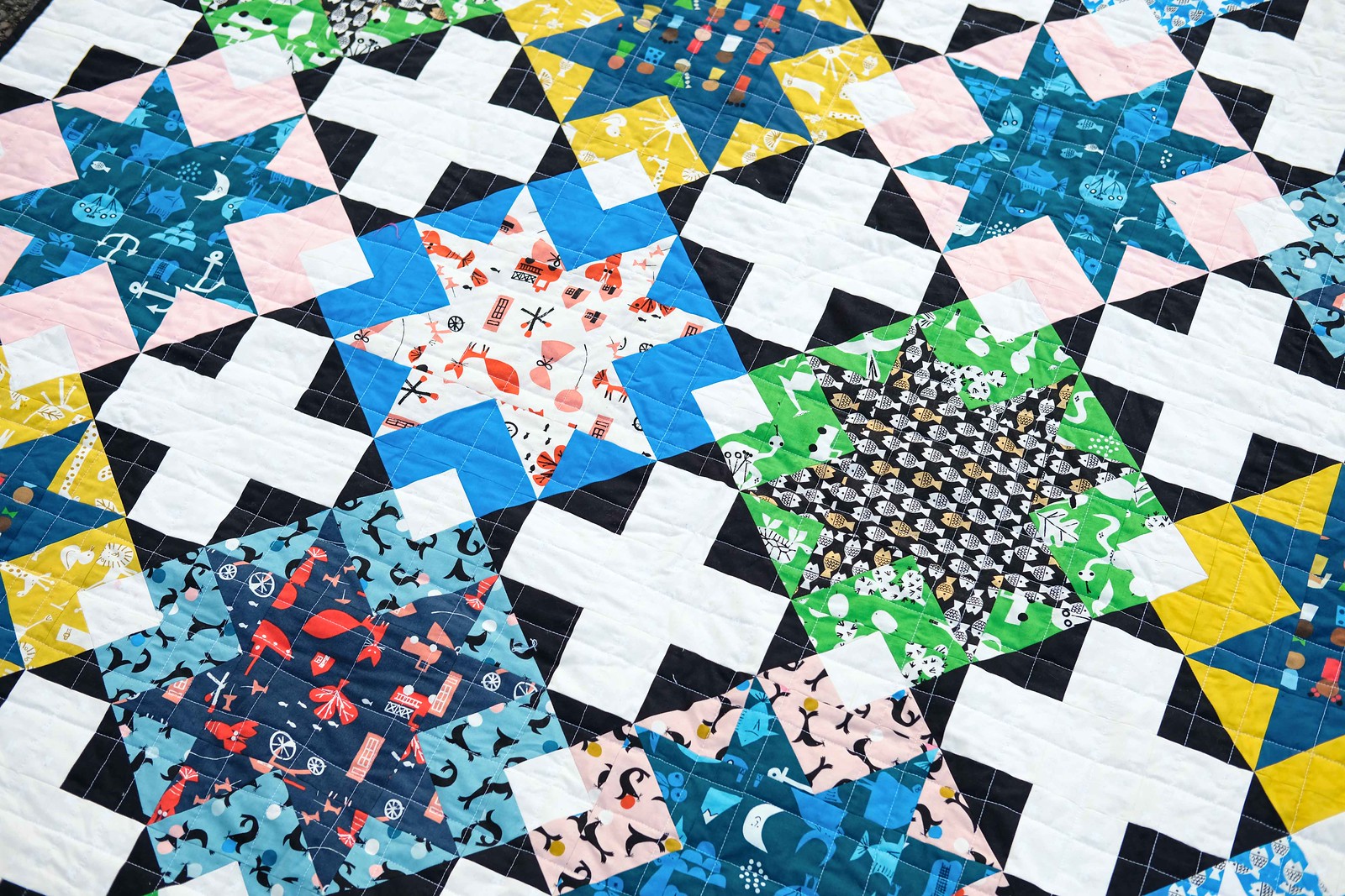 The Maggie Quilt in Spectacle - Kitchen Table Quilting
