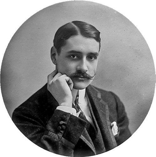photographie portrait Robert Esnault-Pelterie moustache costume cravate pionnier aviation