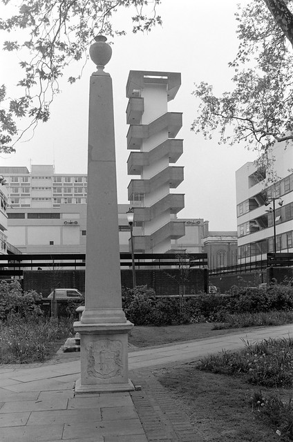 Millars Obelisk, Dovehouse Green, Chelsea, Kensington & Chelsea, 1988  88-5i-54-positive_2400