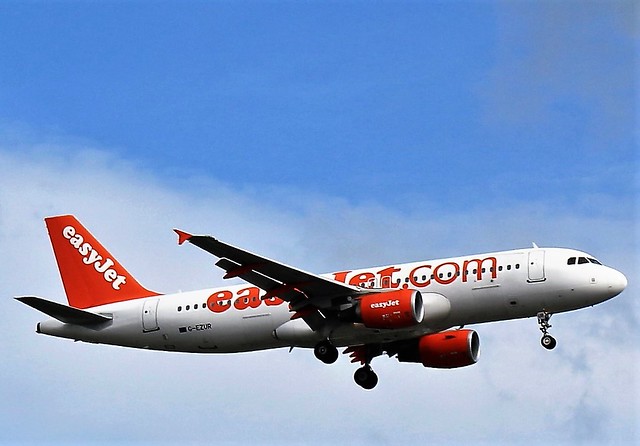 Easy Jet Airbus A320-214
