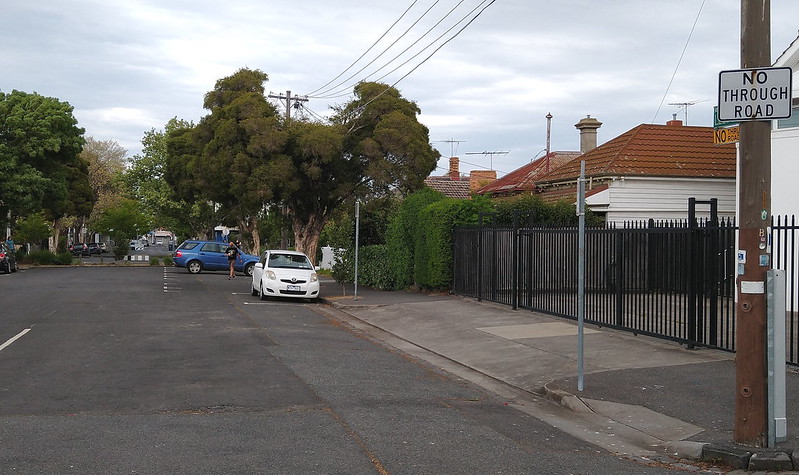 "No through road", Footscray