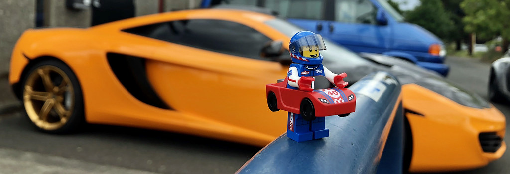LEGO Collectible Minifigures Series 18 - Race Car Guy