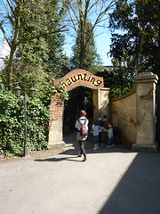 Photo 6 of 11 in the Drayton Manor (21st Apr 2010) gallery