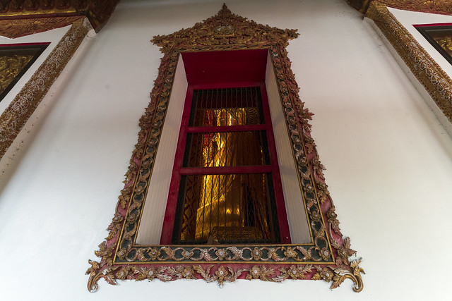 Windows onto Seated Buddha at Wat Phananchoeng