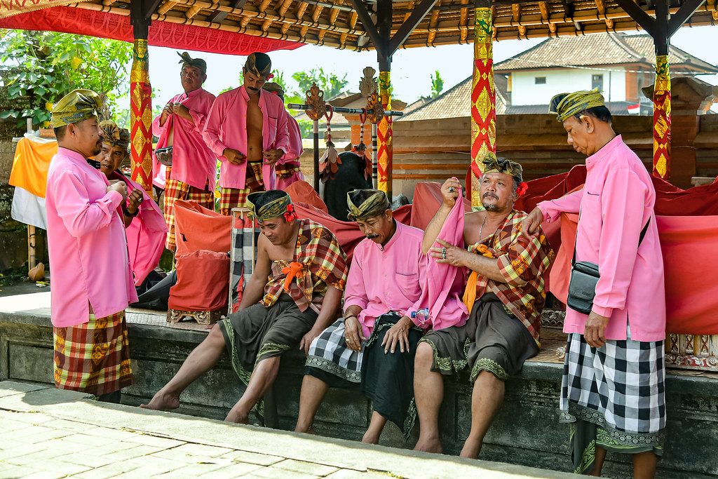 Balinese musicians changing clothes