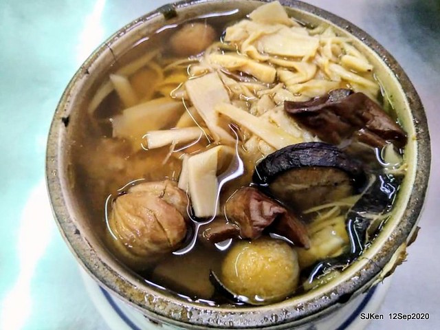 Taiwan light dishes " 桃園阿泓雞肉飯」(Chicken rice  booth)，Taoyuan  city, Sep 12, 2020, SJKen