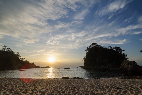 20201004-DS7_4345.jpg by d3_plus, 朝日, Sunrise,
アカウミガメ産卵場所, Loggerhead turtle spawning point,
石白川海水浴場, ISHIJIROGAWA Beach,
式根島, SHIKINE