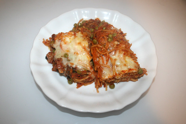 Spaghetti casserole with leek & mushrooms - Leftovers I / Spaghetti-Auflauf mit Lauch & Pilzen - Resteverbrauch I