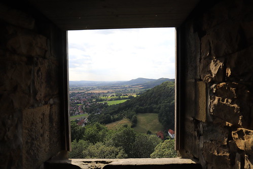 window fenster burg bergfried turm schaumburg rinteln wesertal wesergebirge westendorf niedersachsen