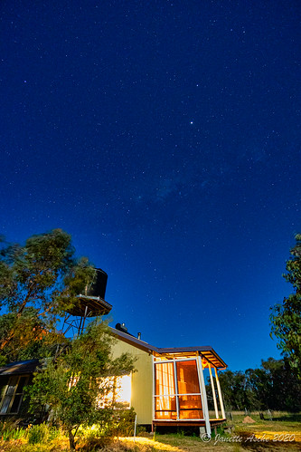 australia granitebelt greenlands qld queensland cottage night nightscape stars sky tumbledownnaturerefuge