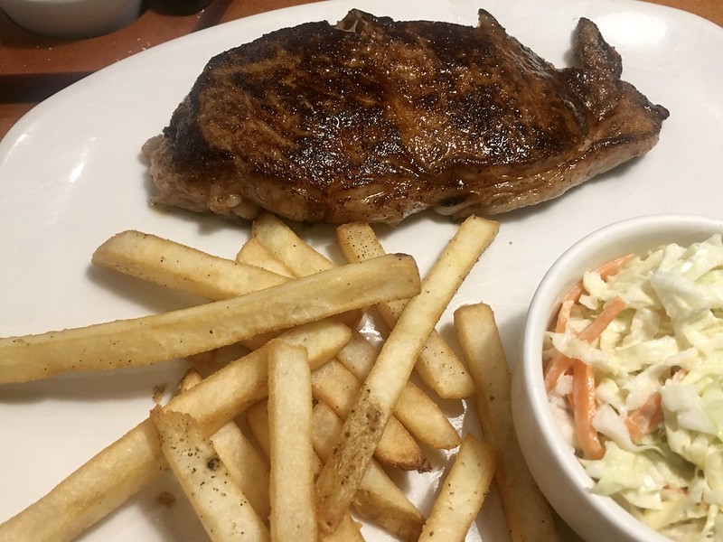 Outback Steakhouse, MOA Complex