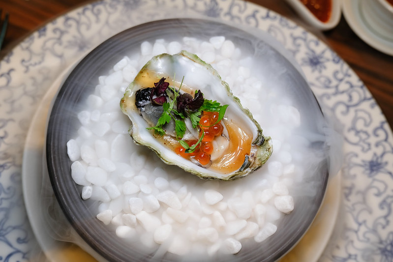 chilled fanny bay oysters | man fu yuan