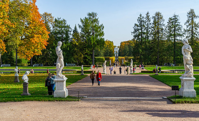 Tsarskoe Selo. Pushkin. Autumn Park.
