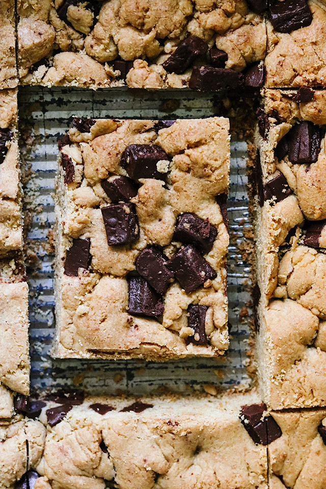 Brown Butter and Tahini Chocolate Chip Cookie Bars