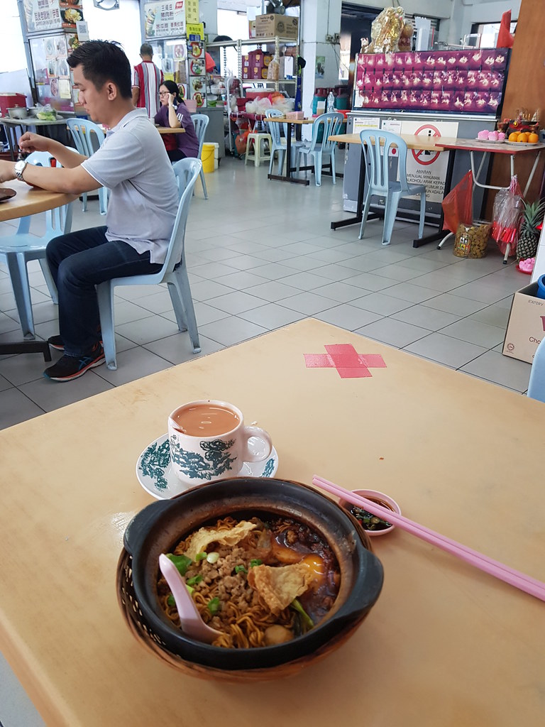 瓦煲唯一麵 Calypot VIT's Noodle rm$7 & 奶茶 TehC rm$1.90 @ 天下美食世界茶室 Restoran Sky Delicious World Taman Puchong Prima