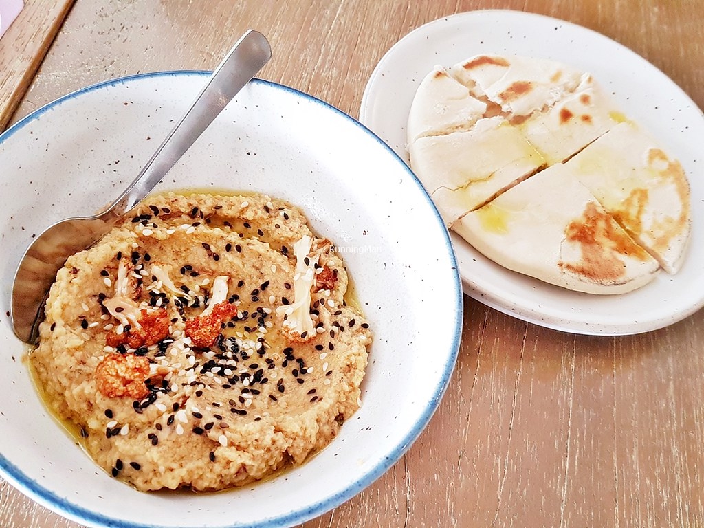 Cauliflower Hummus & Pita Flatbread