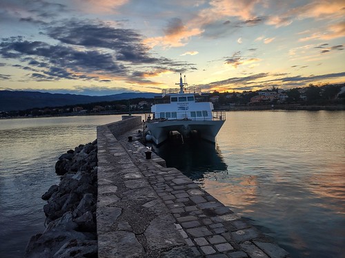 ship boat fery sea port sunrise sky clouds seabreak xiaomi smart smartphone phone