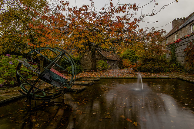 autumn colours and fine rain come to the MacRobert memorial Garden. University of Aberdeen, Wrights' & Coopers' Place, Old Aberdeen, Scotland.