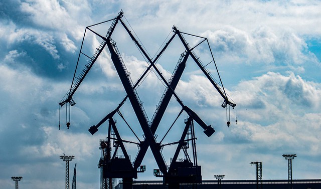 big port cranes