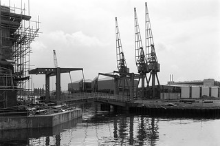 Glengall Bridge, Millwall Inner Dock, Tower Hamelts, 1988 88-6b-66-positive_2400