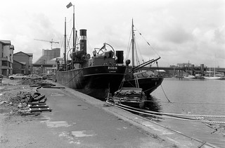 SS Robin, South Dock, Tower Hamlets, 1988 88-6b-44-positive_2400