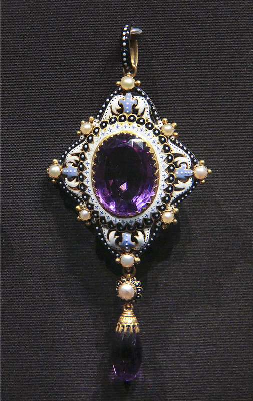 Pendant, England, London, about 1880, designed by Pasquale Novissimo for Carlo Giuliano, Gold, enamel, amethysts and pearls