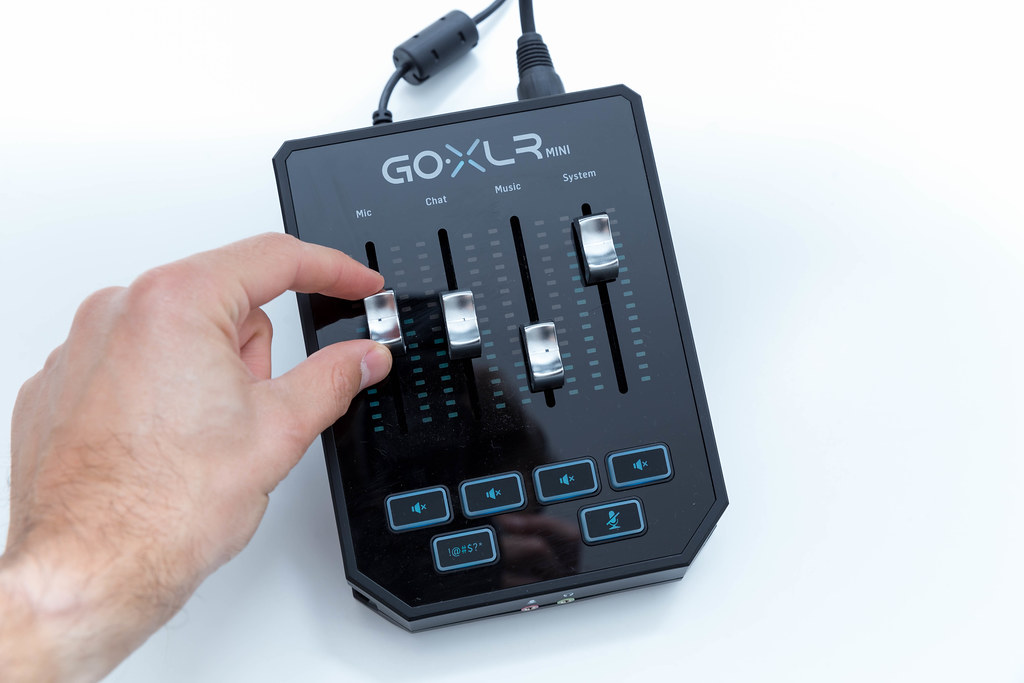 GoXLR Mini: Mixer & USB Audio Interface for Streamers, Gam…