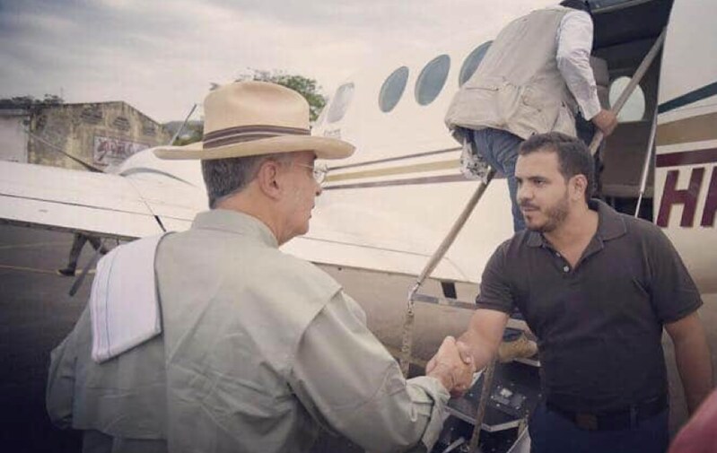 Las aeronaves que piloteaba David Cataño del Cartel de Sinaloa en Colombia estaban al servicio del ex presidente Álvaro Uribe Vélez.