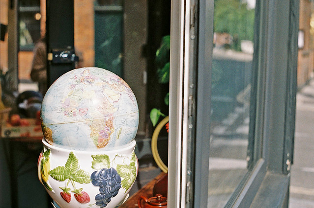 Window globe