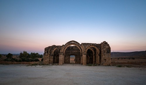 stmamas church ruins architecture nicosia cyprus derelict abandoned landscape nopeople fujifilm xt100 outside outdoors sky evening clearsky noclouds geri gradient colours