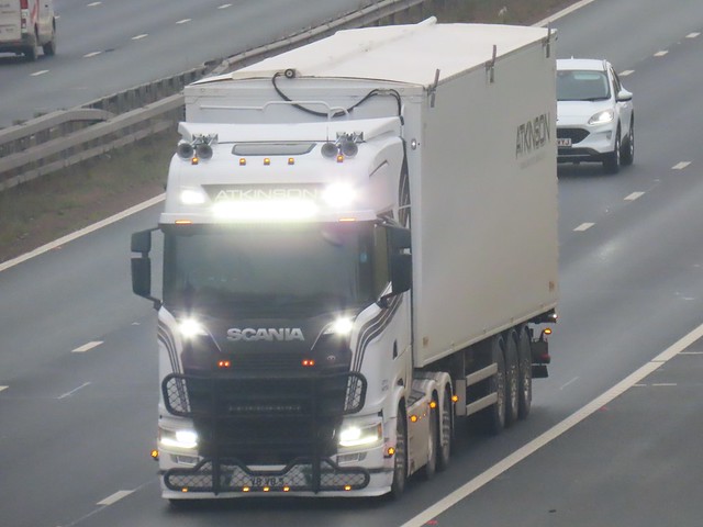 Atkinson, Scania S650 (V8VBS) On The A1M Southbound