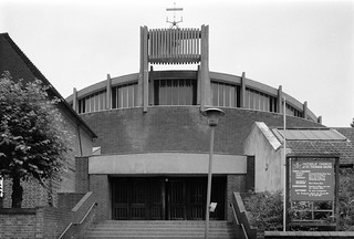 St. Thomas More, Roman Catholic, Church, Maresfield Gardens, Hampstead, Camden, 1988 88-7k-64-positive_2400