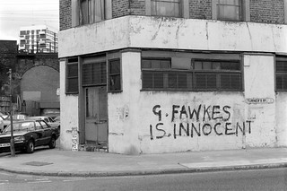 G Fawkes Is Innocent, Turners Rd, Limehouse,Tower Hamlets, 1988  88-7n-12-positive_2400