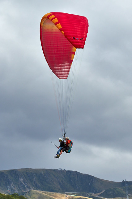 Parapente : atterrissage près du lac de Loudenvielle