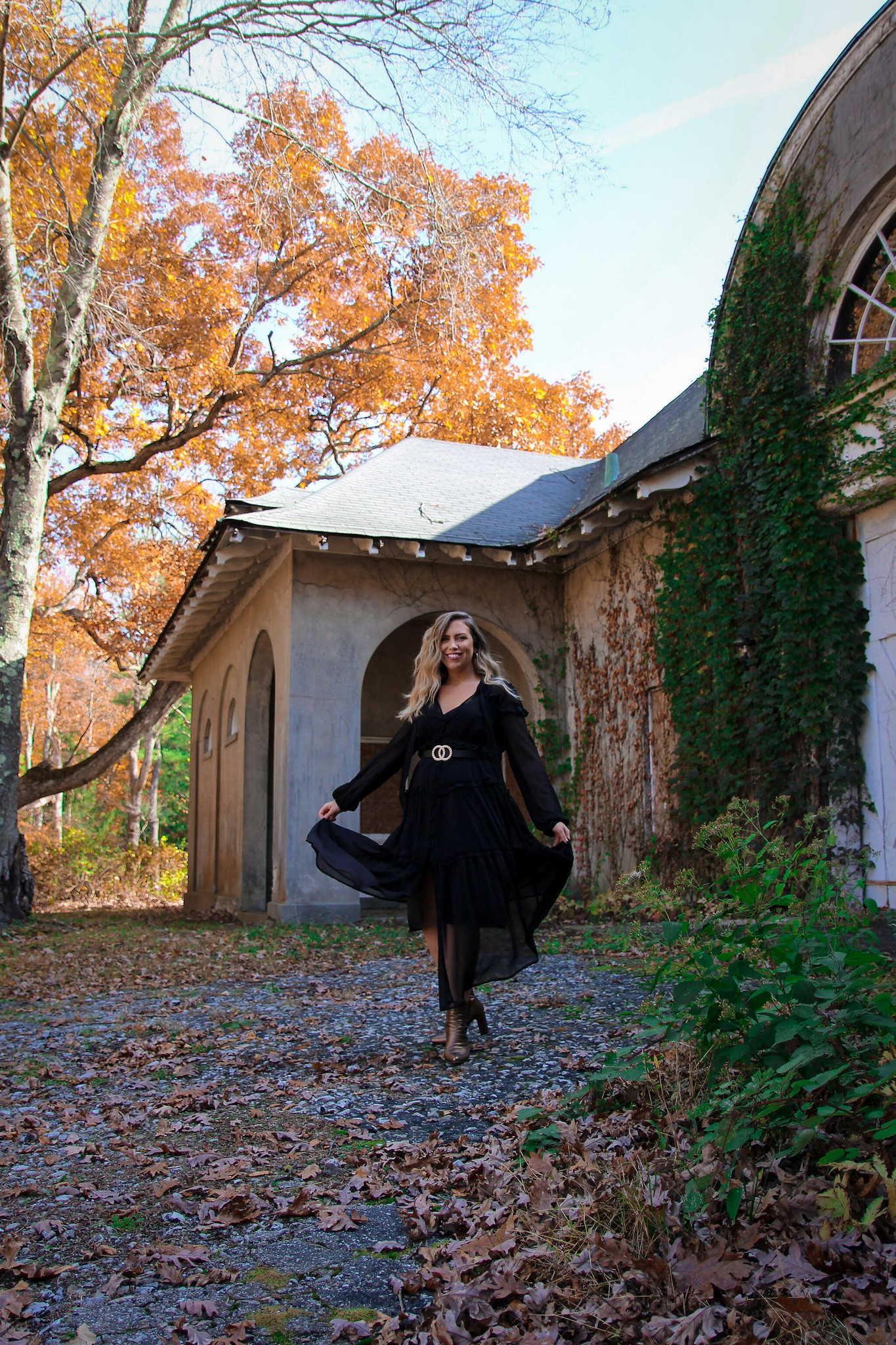 Witchy Black Dress Fall Photoshoot in New York | Fall Foliage | Westchester County NY Merestead