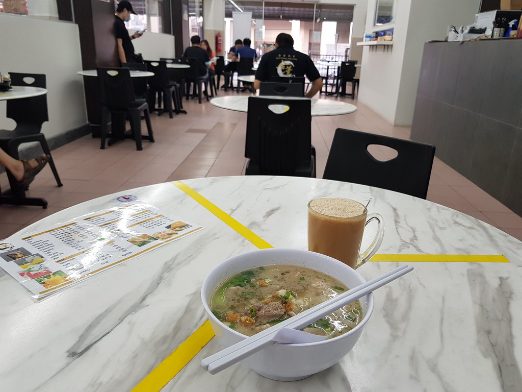 猪肉粉 Pork noodle rm$6.50 & 奶茶 TehC Glass rm$2.50 @ 細弟豬肉粉 Sai Di Pork noodle in 金華茶室 Restoran Jing Hwa USJ10