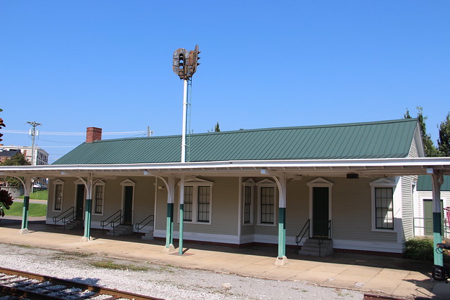 Old L&N Railroad Depot (Clarksville, Tennessee)