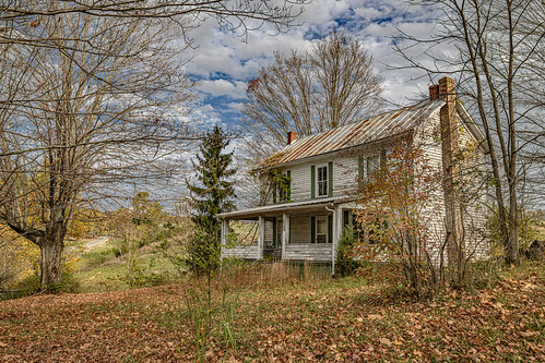 farmhouse house abandoned fall autumn lindside monroecounty wv westvirginia bobbell nikon d850 clouds sky landscape
