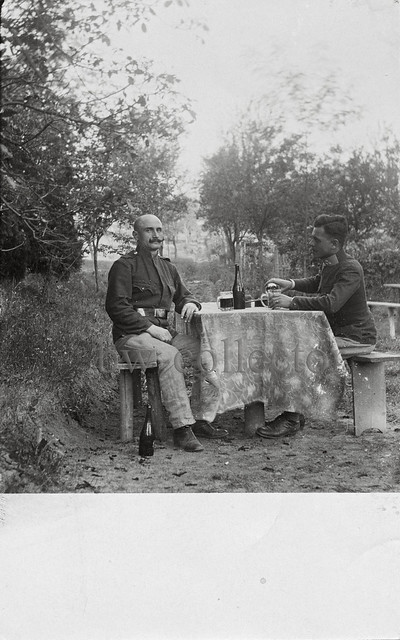 Soldiers of the Austro-Hungarian Army at beer - Soldaten der k.u.k. Armee beim Bier
