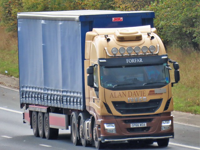 Alan Davie Transport, Iveco (SP66WOA) On The A1M Northbound
