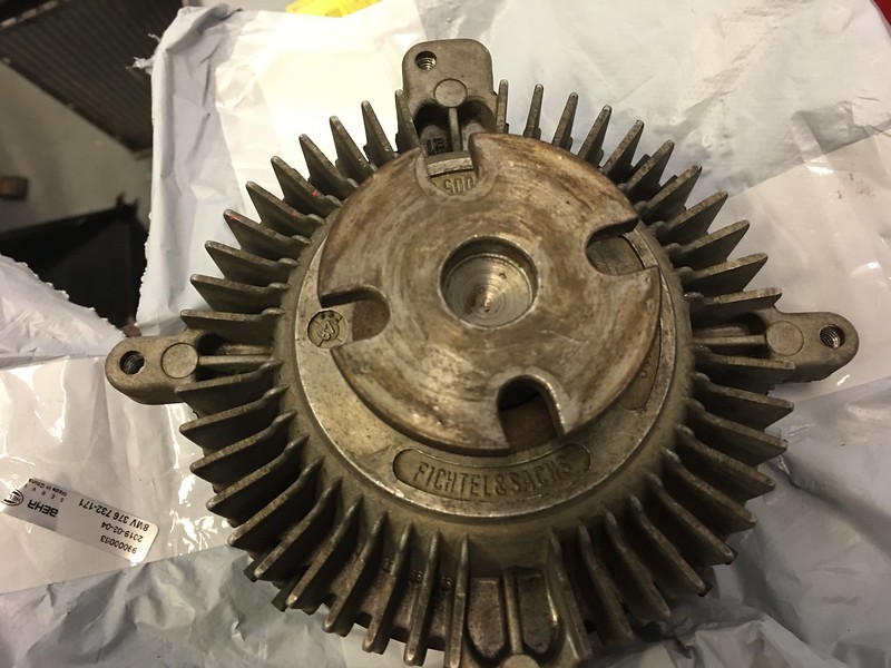 Original M117 fan clutch