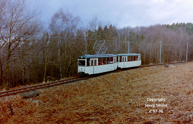 DE-42349 Wuppertal-Schulkohlfurth Bergische Museumsbahn (BMB)  Hagener Straßenbahn Triebwagen 337 und Beiwagen 131 (Düwag 1956 & 1957) im April 1986