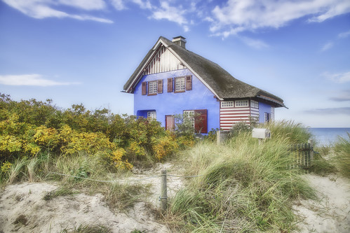 blue sky clouds beachhouse house balticsea water schleswigholstein reed nature landscape architecture ostsee nikon sand beach ngc